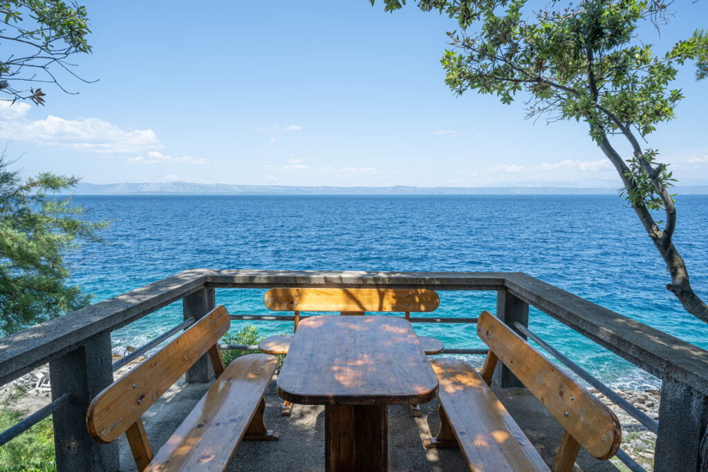 borova-lowerfloor-terrace-06-2023-pic-01